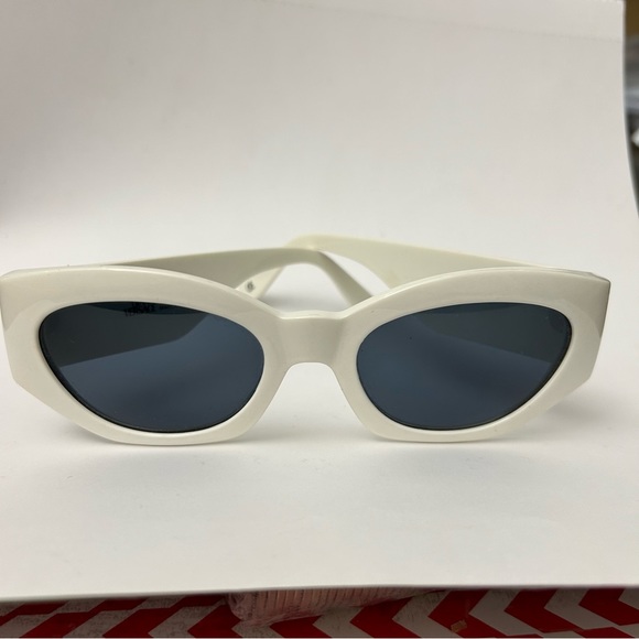 Vintage Blue Medusa Gianni Versace MOD 420/E 868 - Picture 3 of 9